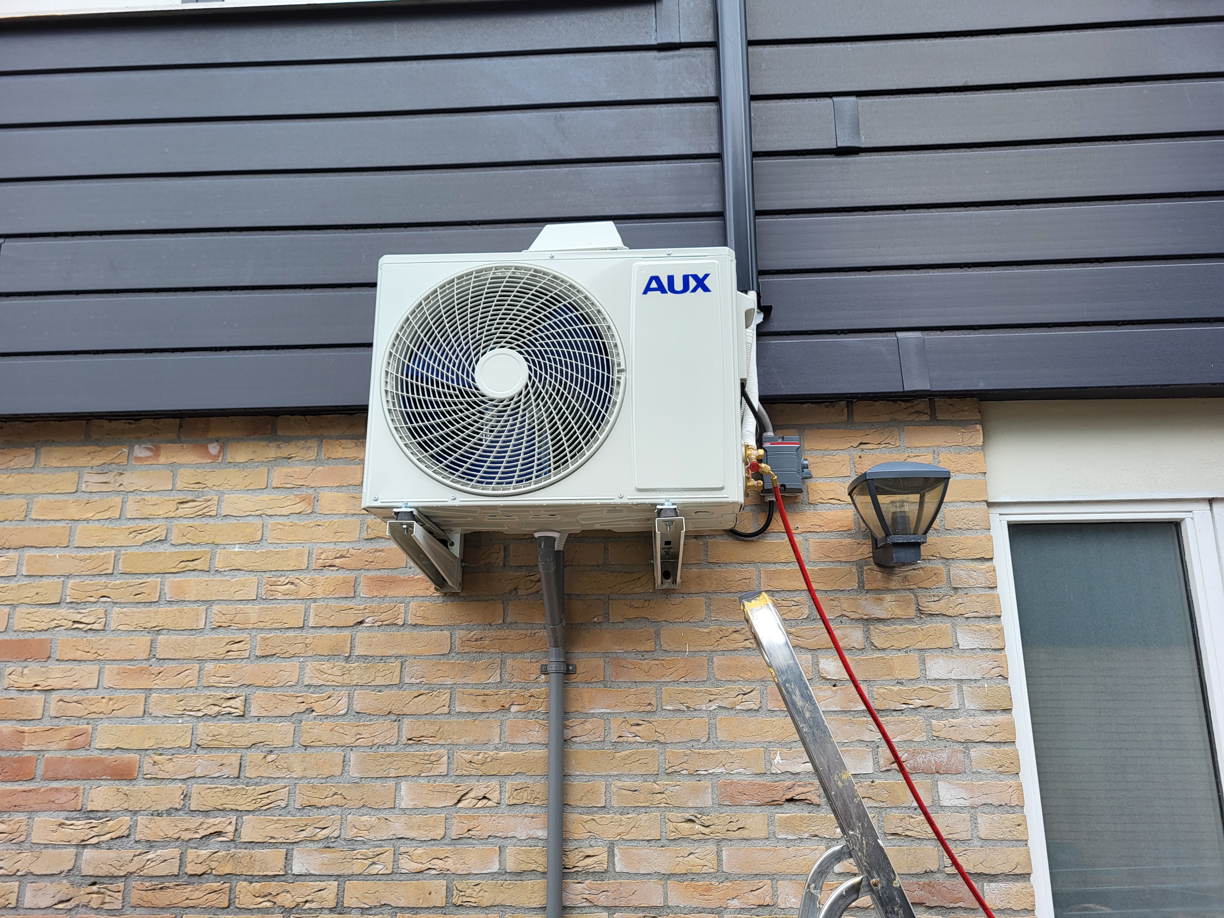 Aux Airco Installatie